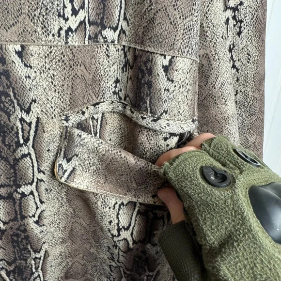 Blank NYC Faux Leather Snakeskin Print One Button Jacket small L1 - Picture 3 of 5